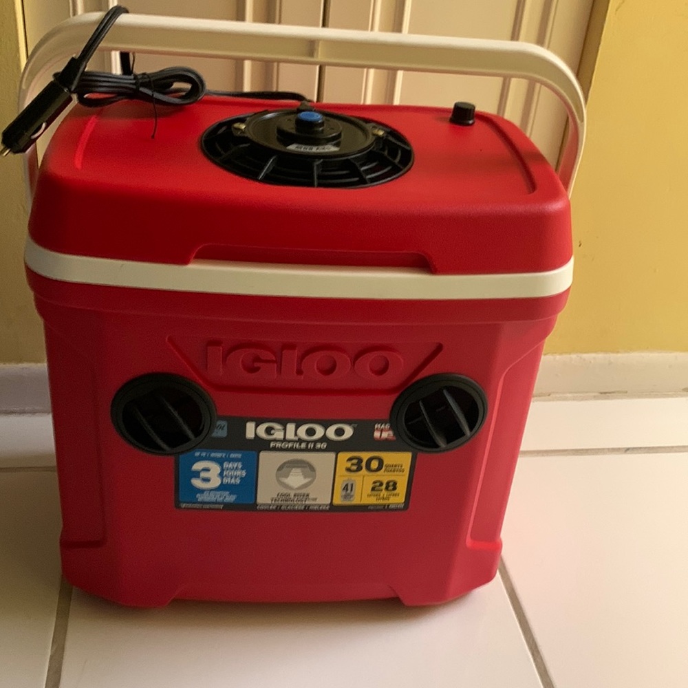 12 VOLT DC Portable Ice Chest / Air Conditioner/ Swap Cooler